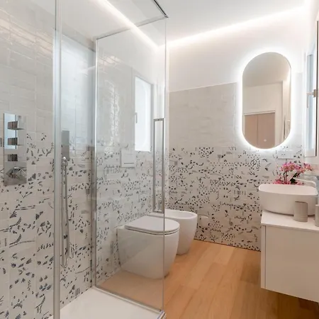 Dimora Mareblu 6, Emma