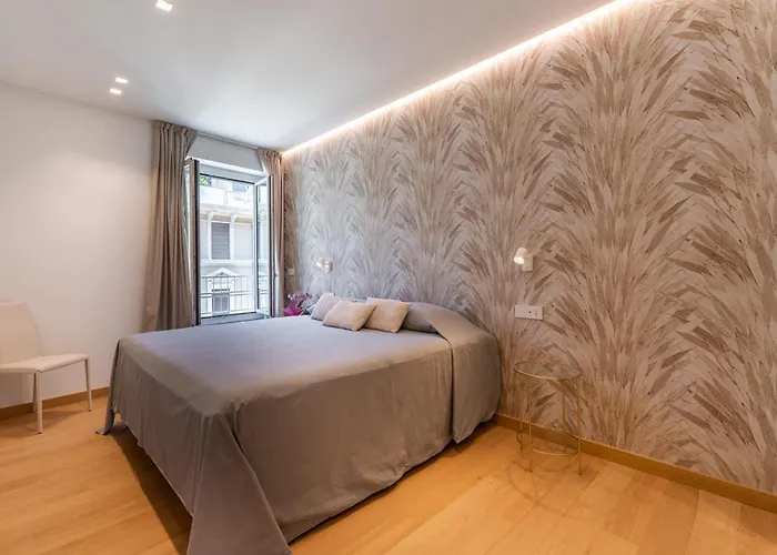 Dimora Mareblu 6, Emma Алассіо