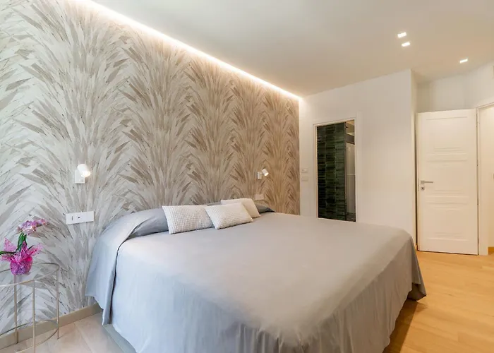 Dimora Mareblu 6, Emma Алассіо